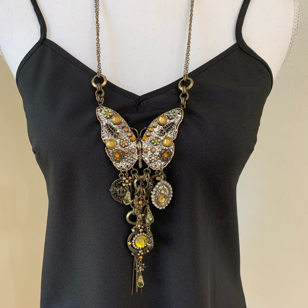 Last chance! Closet closing 🦋Stunning TASHA butterfly necklace
